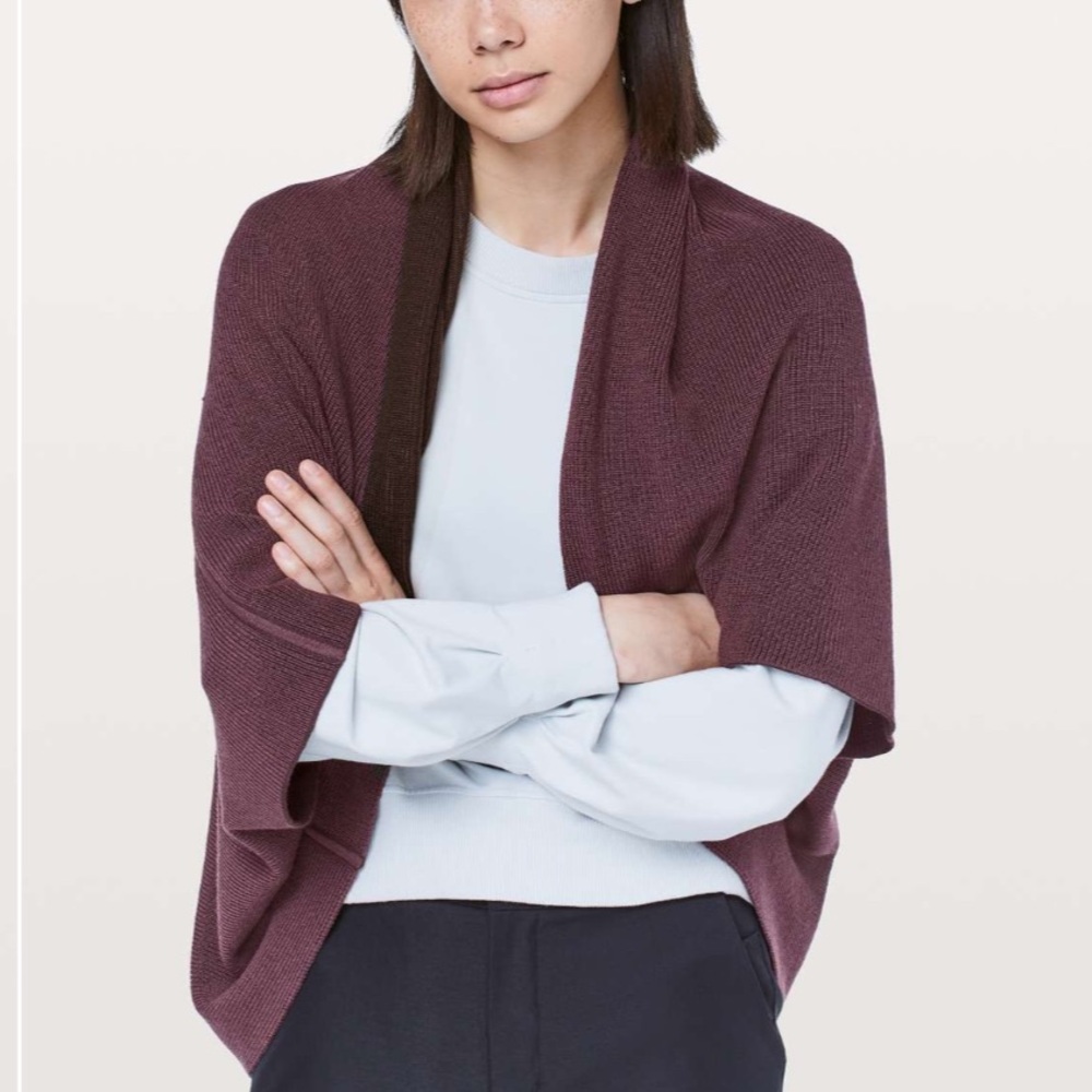 Lululemon Exaltation Wrap Black Satin / Arctic Plum Merino Wool Purple Medium